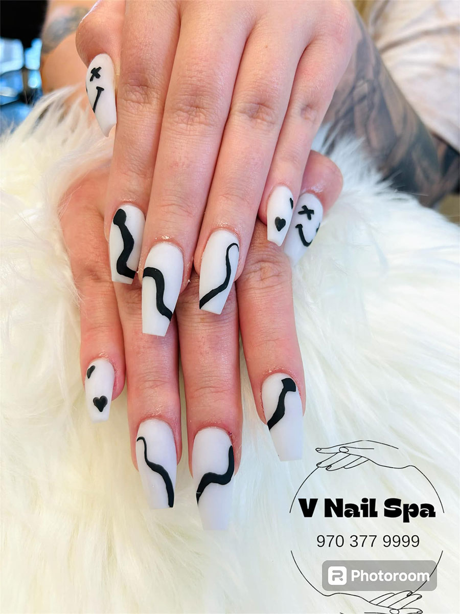 V Nail Spa