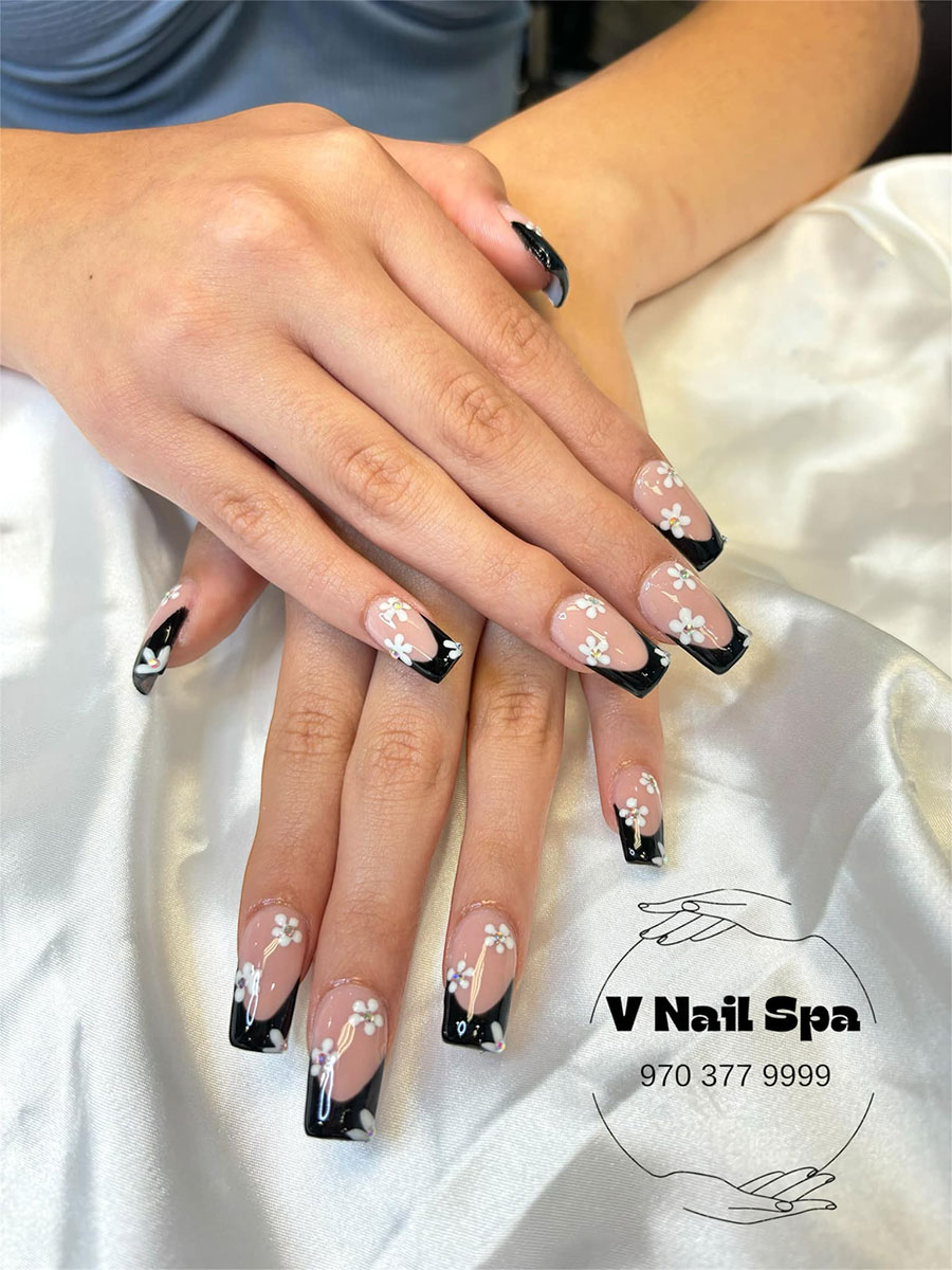 V Nail Spa