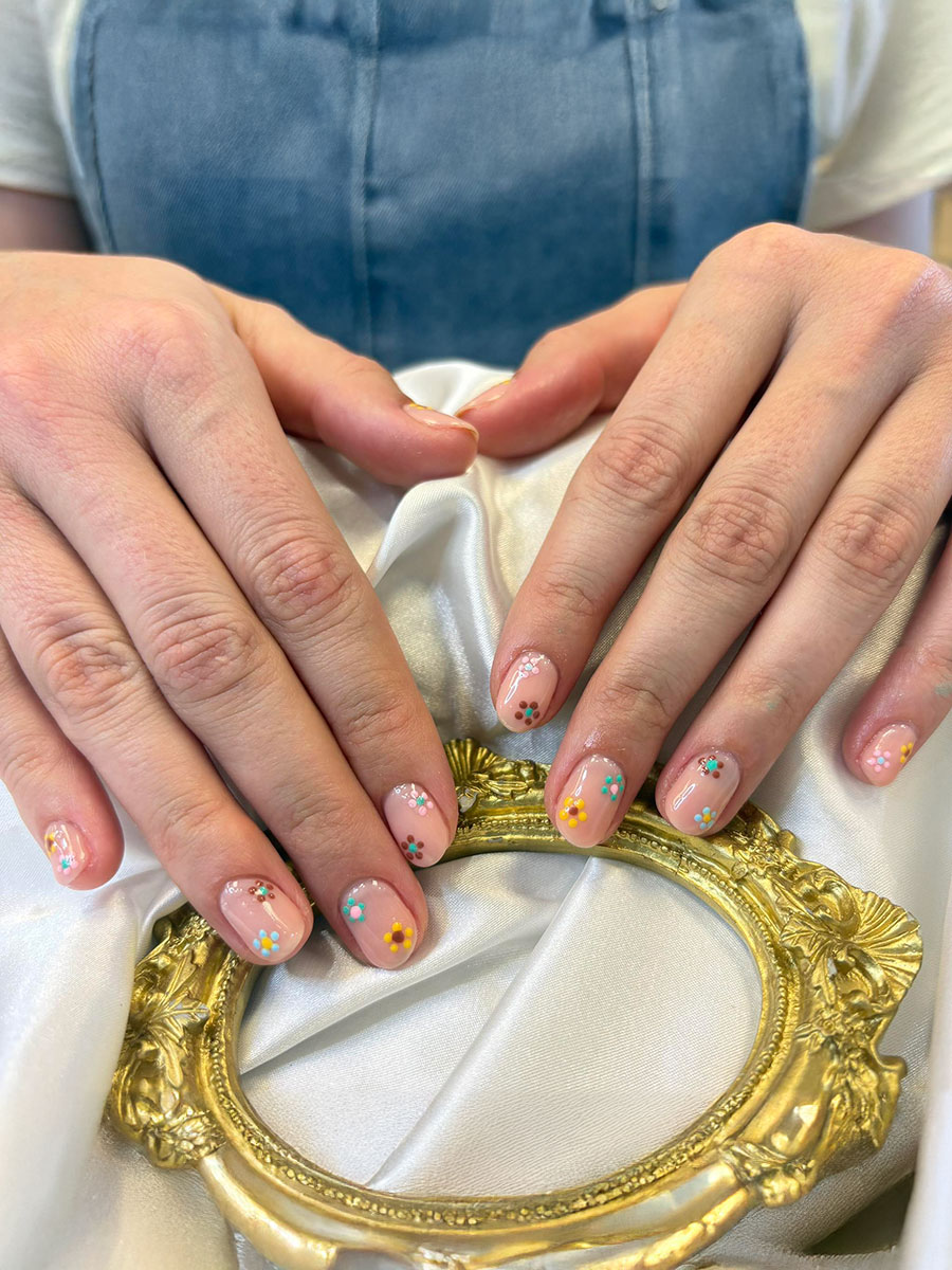 V Nail Spa